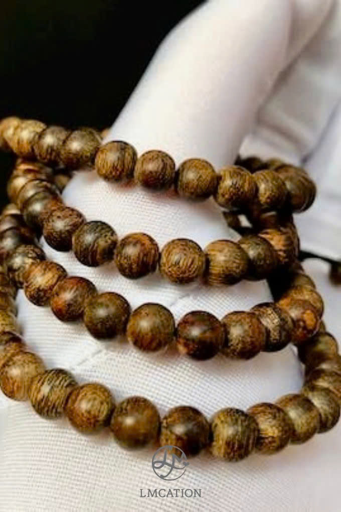 Unique piece – 108-bead Agarwood Strand (6mm)